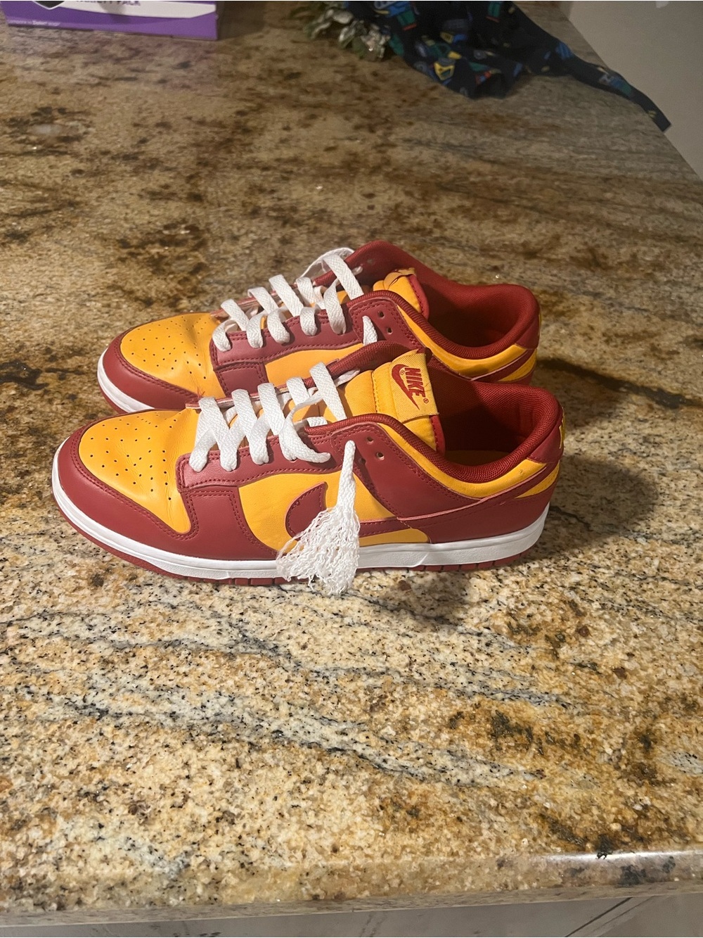 Nike Dunk Low Midas Gold Men’s 10 Women’s 11.5 DD1391-701